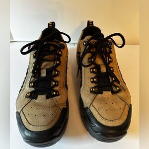 Nike ACG Men’s size 9